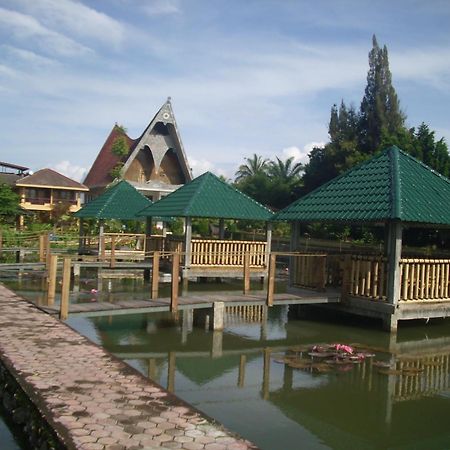 Toba Village Inn Tuk Tuk Esterno foto