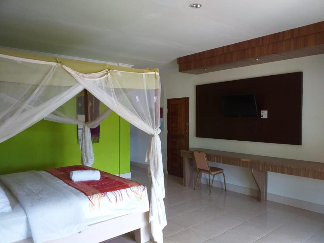 Toba Village Inn Tuk Tuk Esterno foto