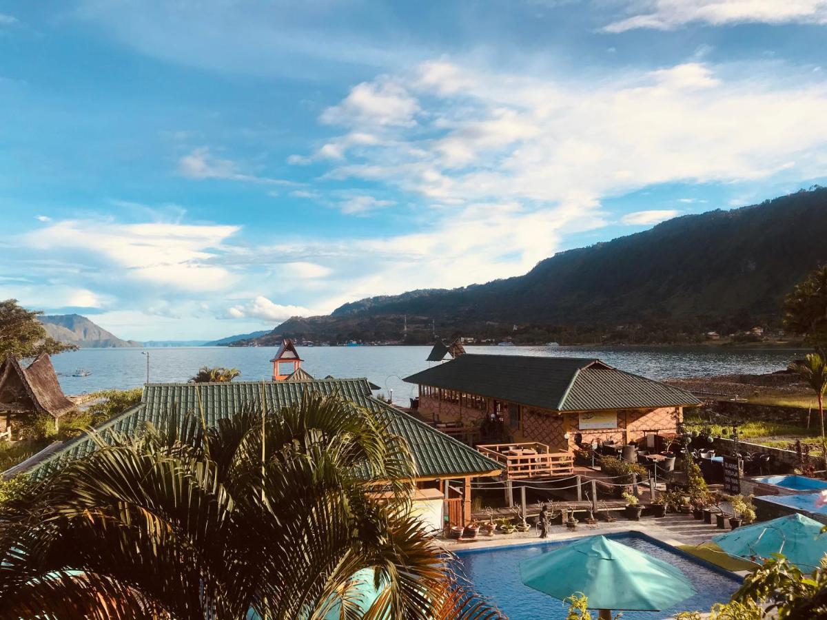Toba Village Inn Tuk Tuk Esterno foto