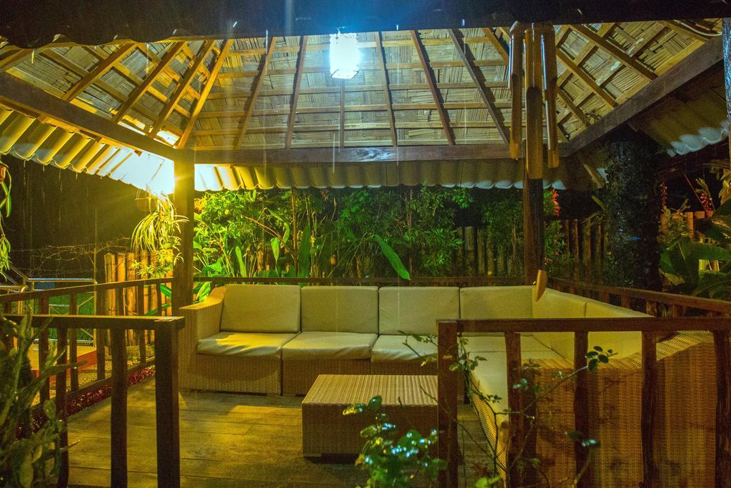 Toba Village Inn Tuk Tuk Esterno foto