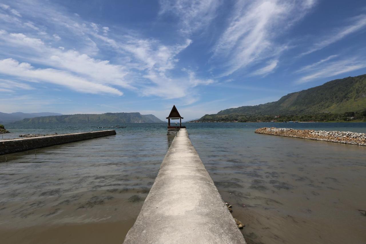 Toba Village Inn Tuk Tuk Esterno foto
