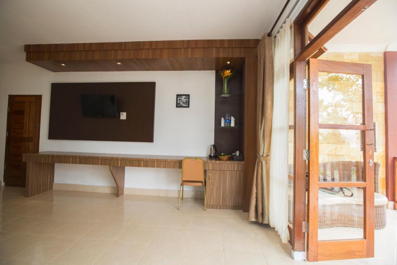 Toba Village Inn Tuk Tuk Esterno foto