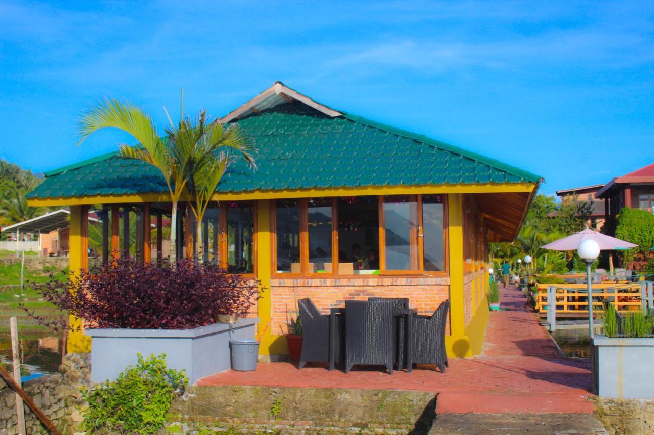 Toba Village Inn Tuk Tuk Esterno foto