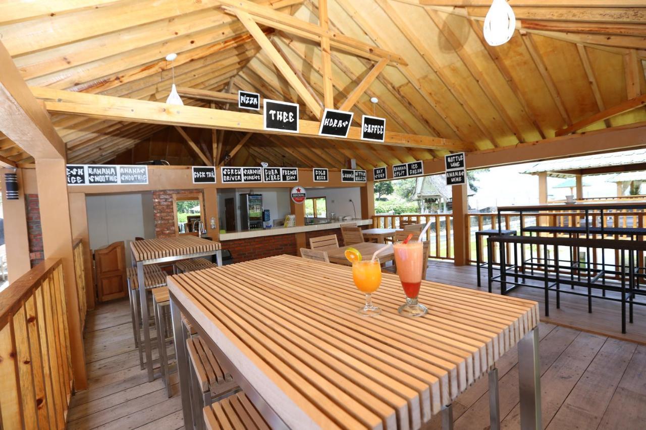 Toba Village Inn Tuk Tuk Esterno foto